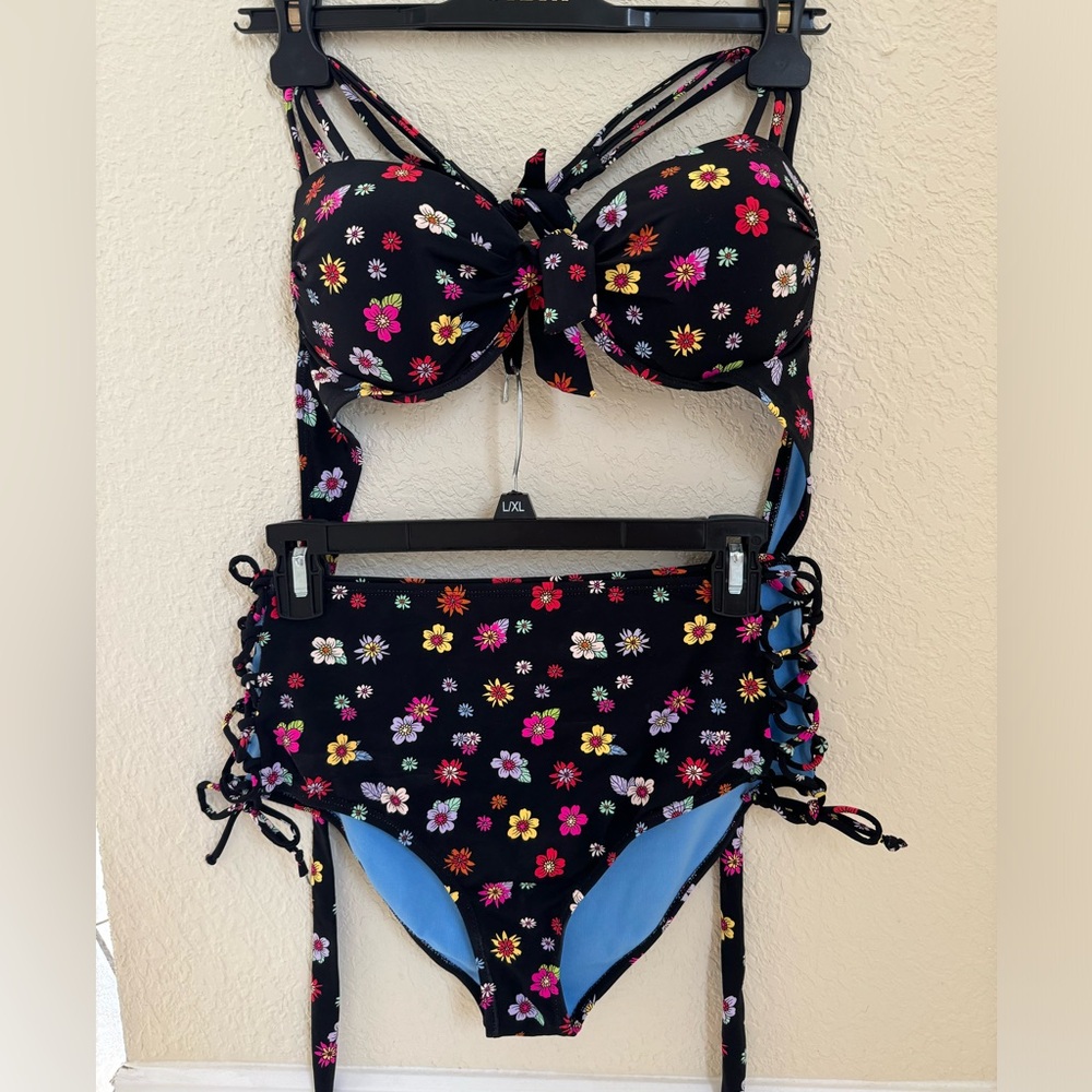 California Waves Swimsuit Bikini 🦋